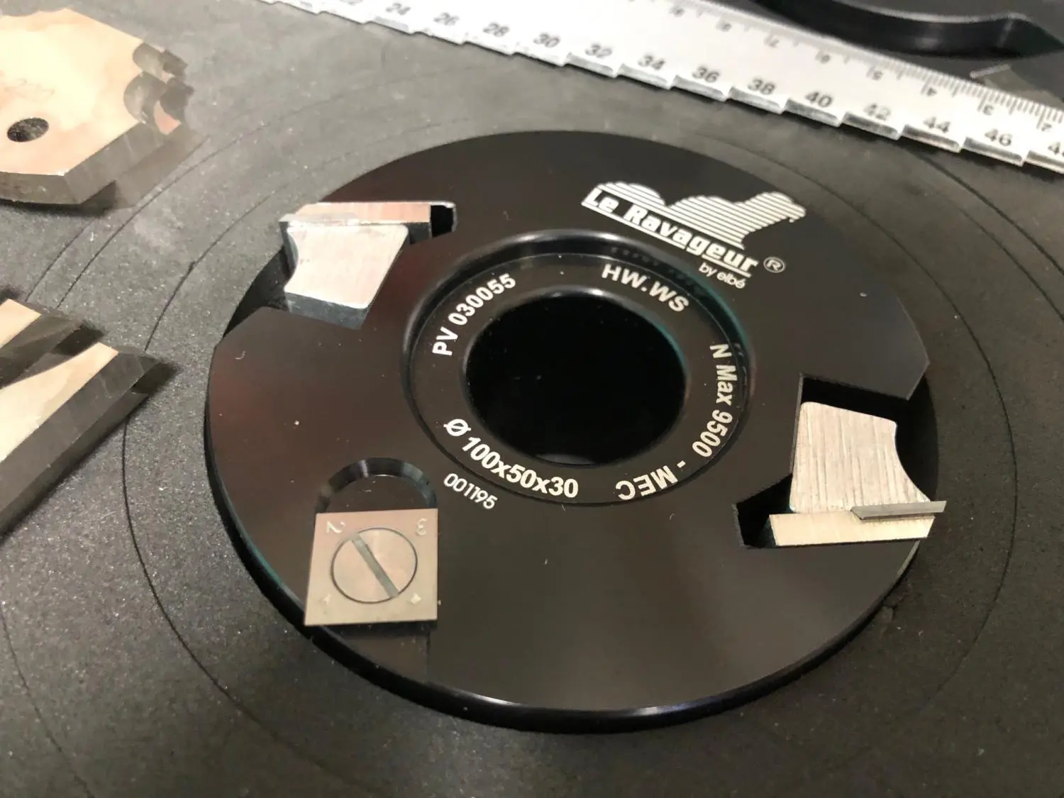 LE RAVAGEUR - Coffret Toupilleur L'Incontournable Alésage 30 - Hauteur 50 - Portes-Outils - Fraise à Rainer Ext. - Fers – Image 5