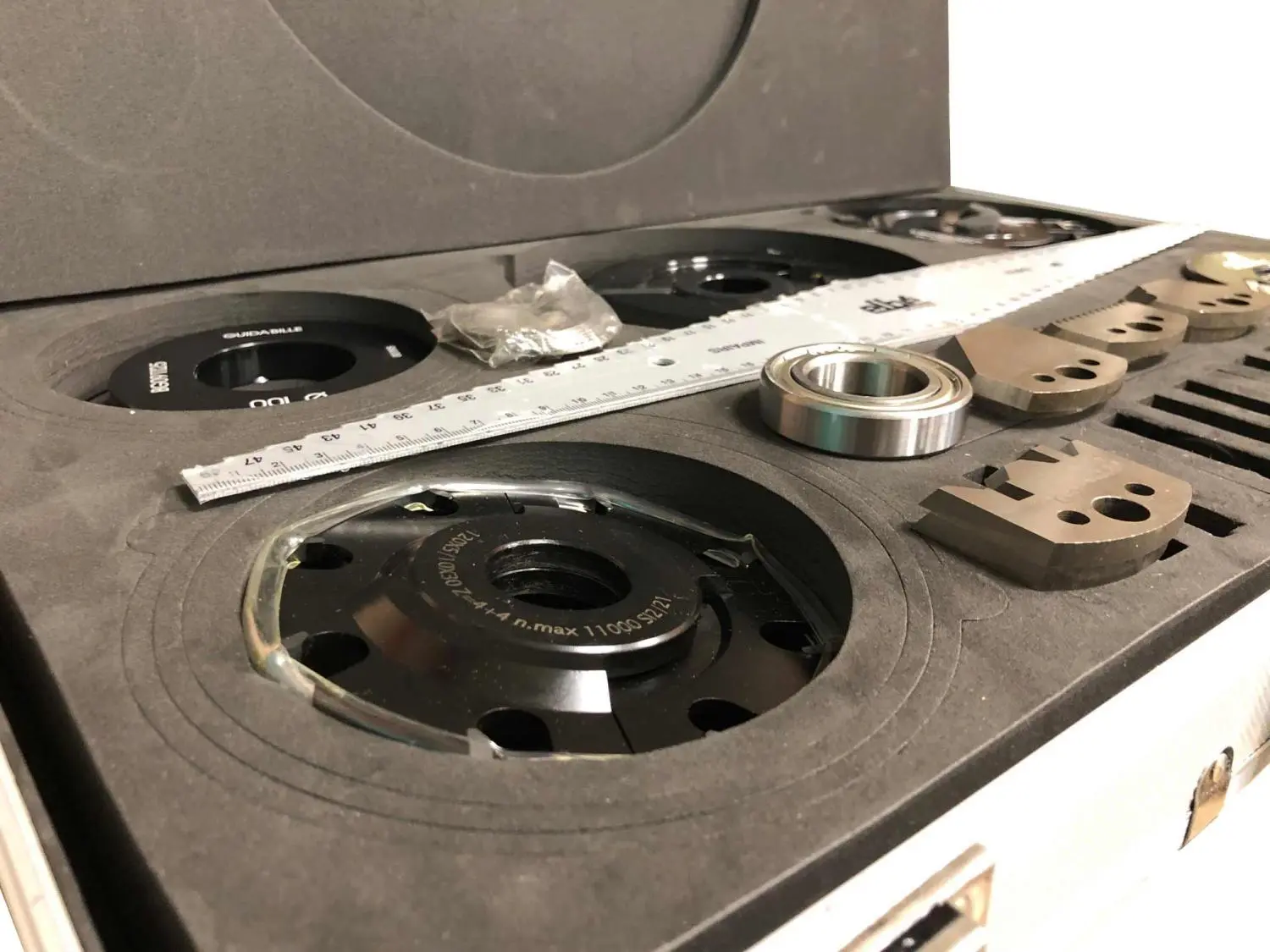 LE RAVAGEUR - Coffret Toupilleur L'Incontournable Alésage 30 - Hauteur 50 - Portes-Outils - Fraise à Rainer Ext. - Fers – Image 8